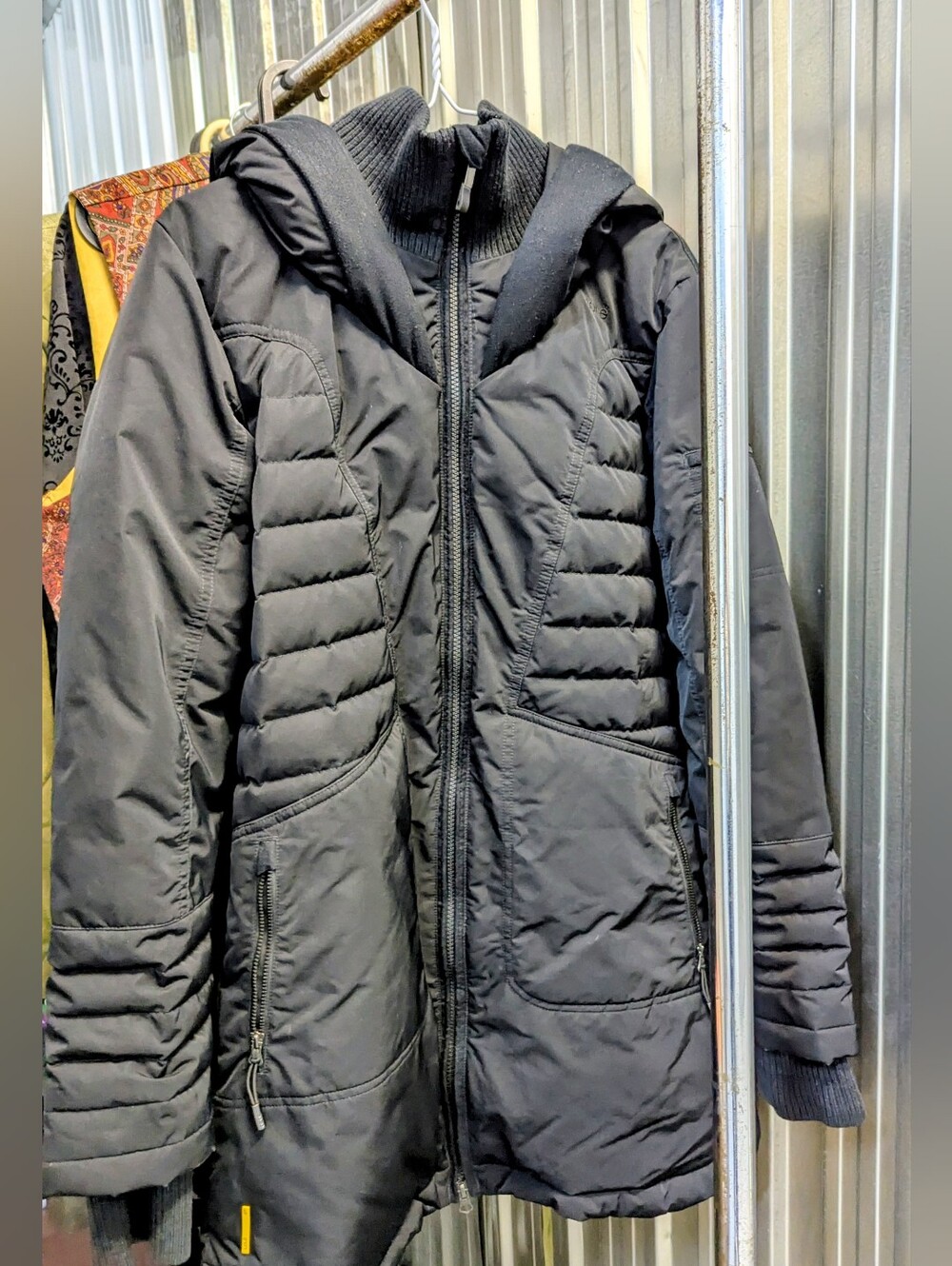 Lolë Black Down Puffer Coat Women’s M Hooded Winter  Low Profile Super Warm Cozy